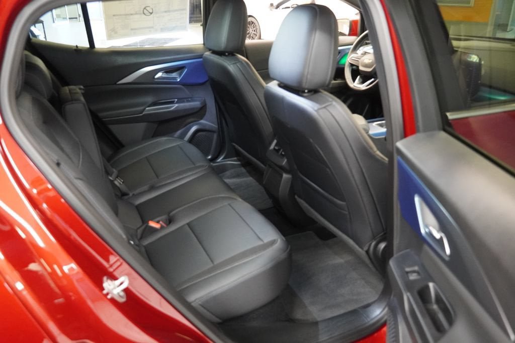 New 2026 Chevrolet Equinox EV LT FWD image 22