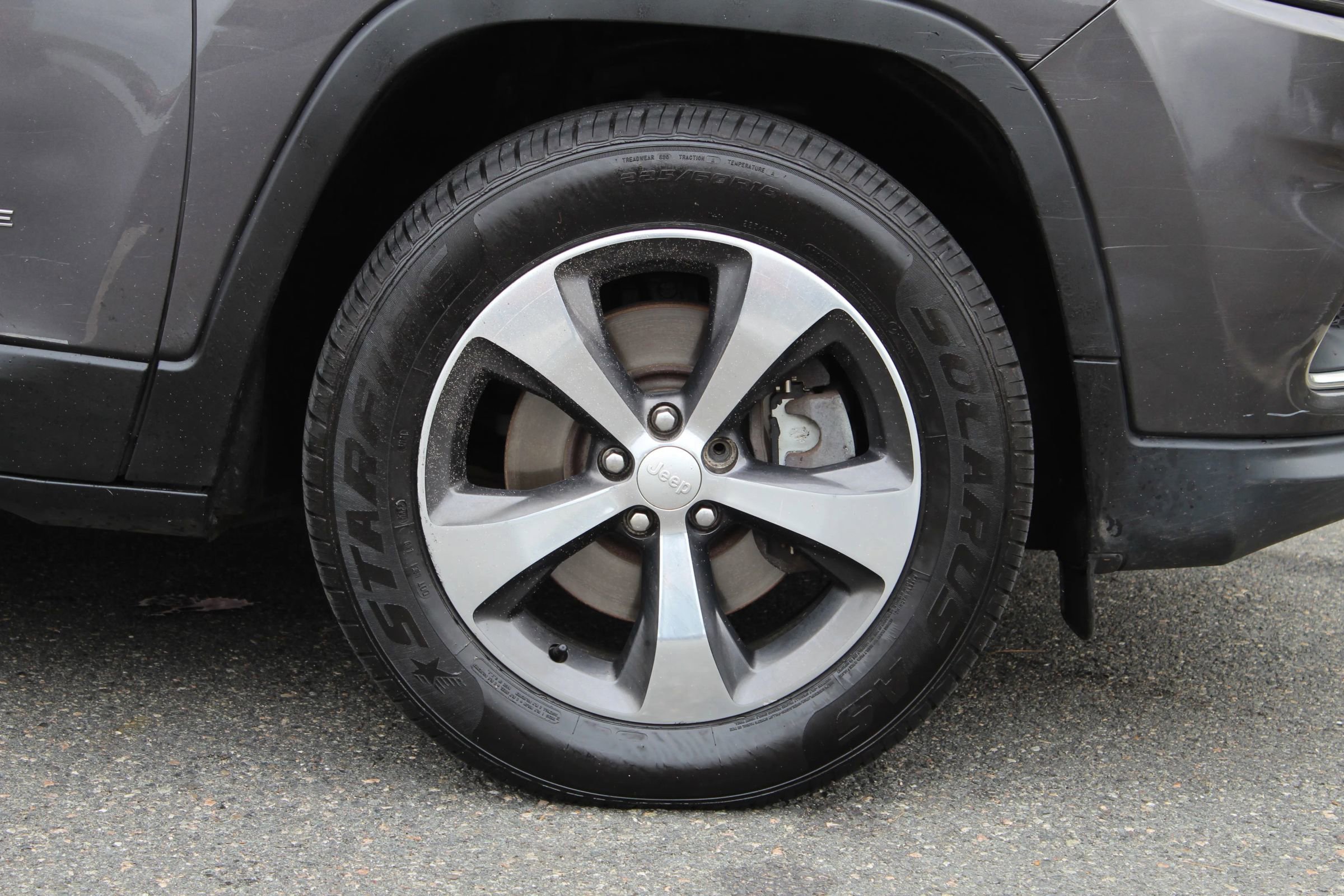 Used 2019 Jeep Cherokee Limited image 34