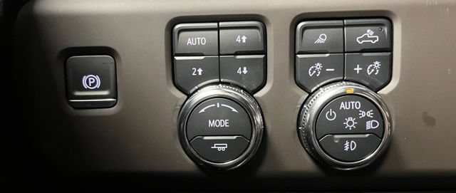 Used 2025 GMC Sierra 1500 Denali w/ Denali Reserve Package AWD/4WD image 32