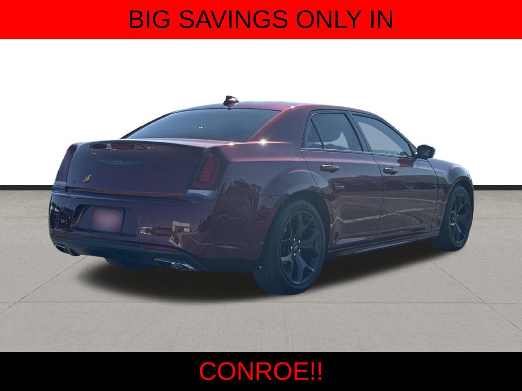 Used 2022 Chrysler 300 Touring L w/ Popular Equipment Group RWD image 5