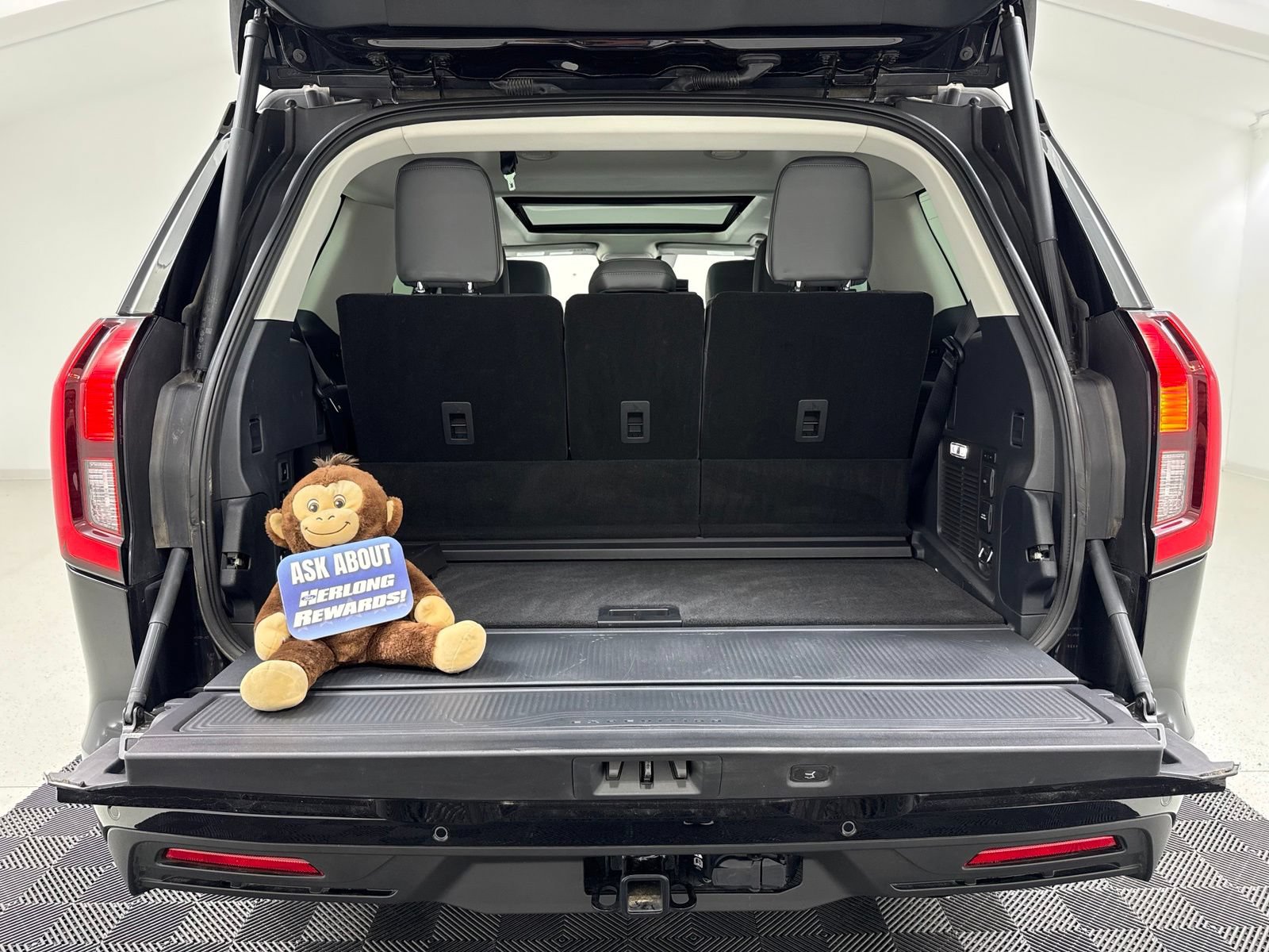 New 2025 Ford Expedition Active RWD image 9