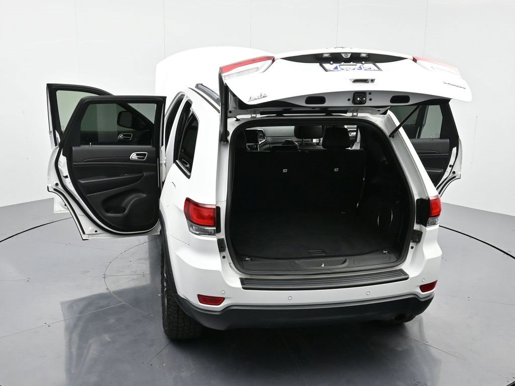 Used 2020 Jeep Grand Cherokee Laredo w/ Laredo X Package image 46