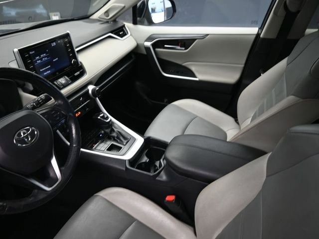 Used 2019 Toyota RAV4 XLE Premium w/ Cold Weather Package image 17