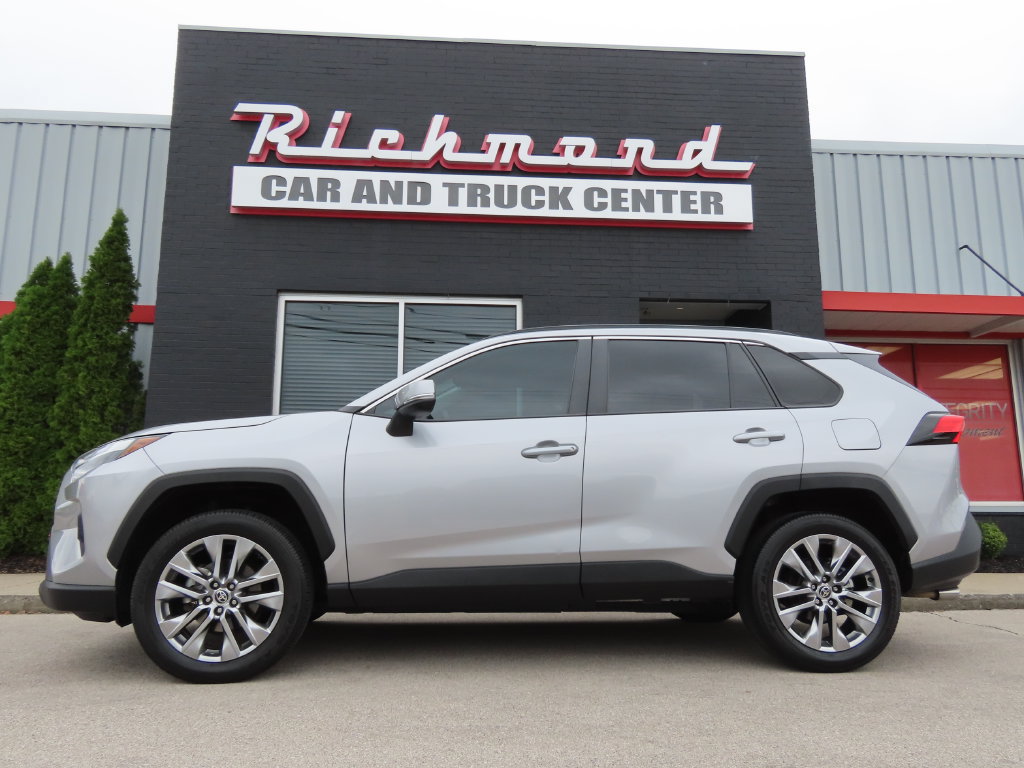 Used 2024 Toyota RAV4 XLE Premium AWD/4WD image 9