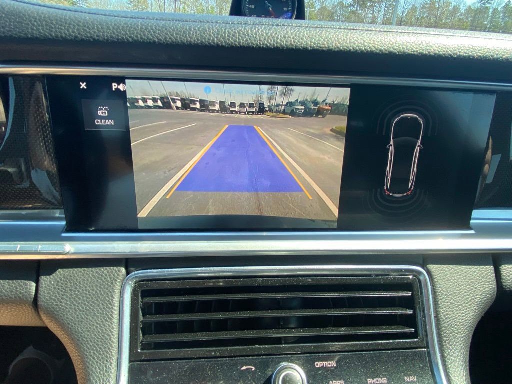 Used 2018 Porsche Panamera image 16