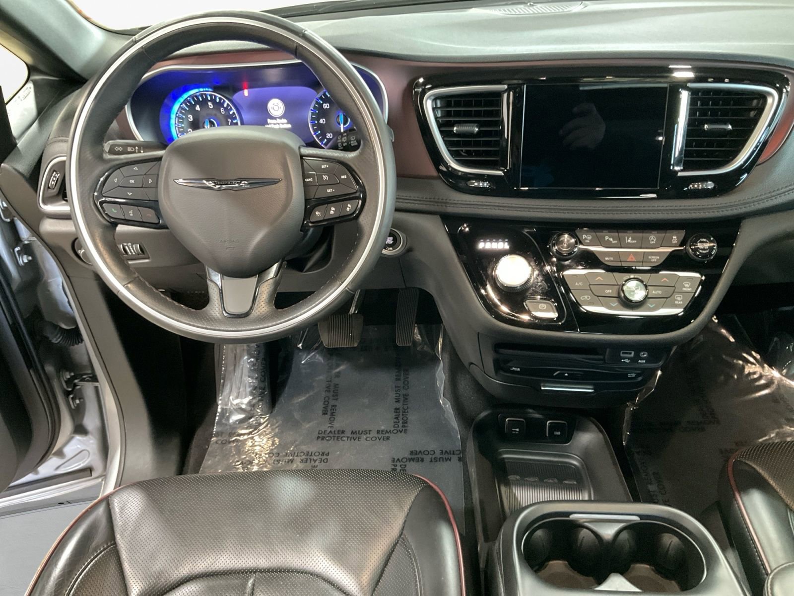 Used 2020 Chrysler Pacifica Limited image 10