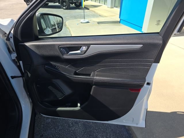 Used 2023 Ford Escape Platinum w/ Class II Trailer Tow Package image 48