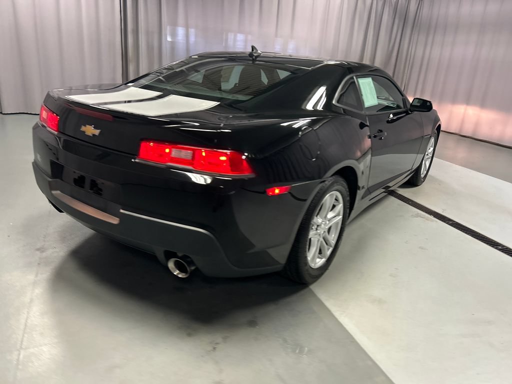 Used 2015 Chevrolet Camaro LS RWD image 7