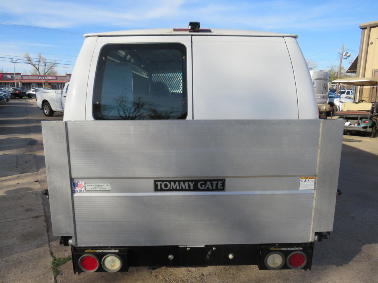 Used 2001 Ford E-150 and Econoline 150 RWD image 5