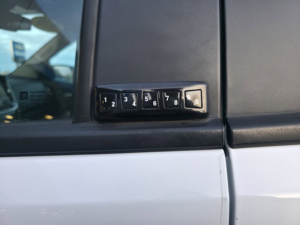 Used 2020 Chevrolet Colorado LT w/ Colorado RST Special Edition image 16