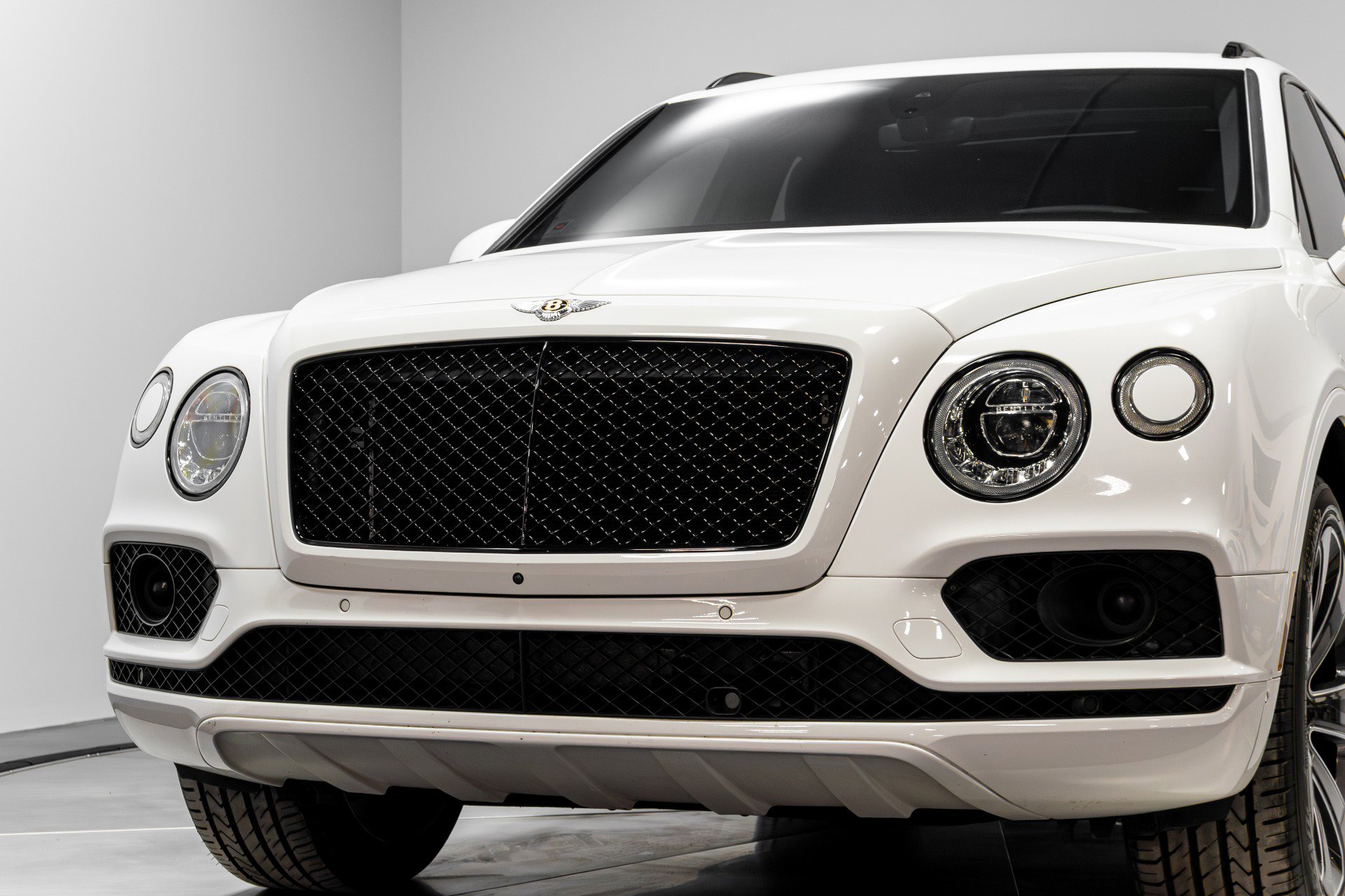 Used 2020 Bentley Bentayga Design Series image 70