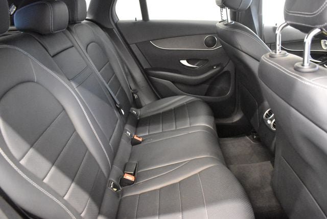 Used 2022 Mercedes-Benz GLC 300 4MATIC image 17