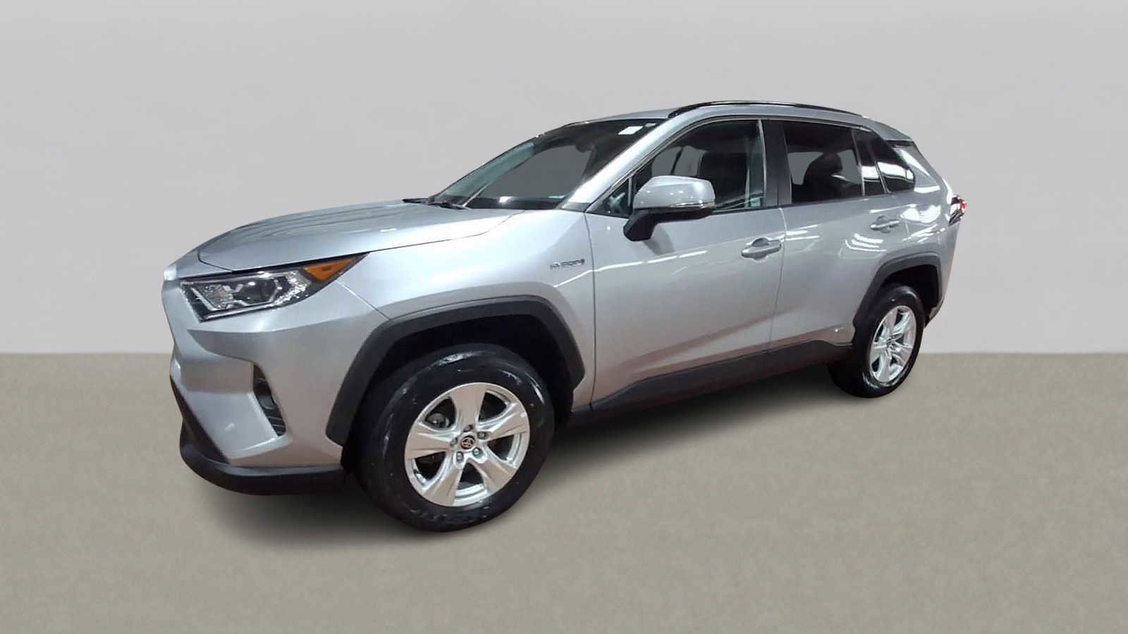 Used 2021 Toyota RAV4 XLE image 4