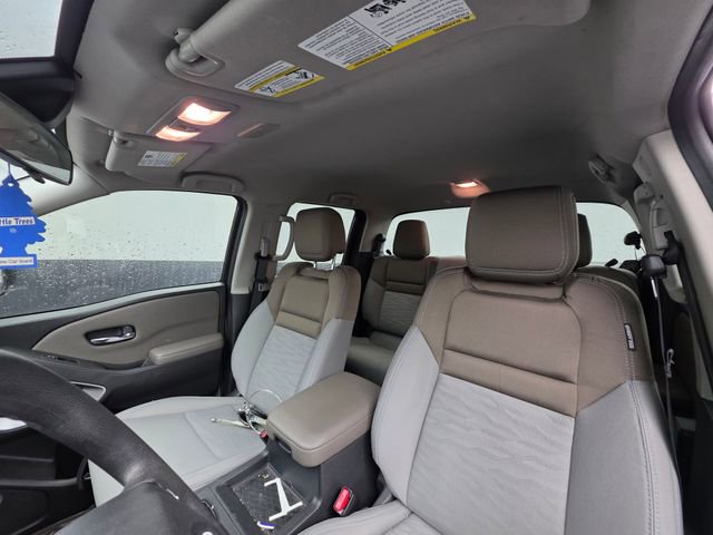 Used 2023 Nissan Frontier SV w/ Technology Package image 12