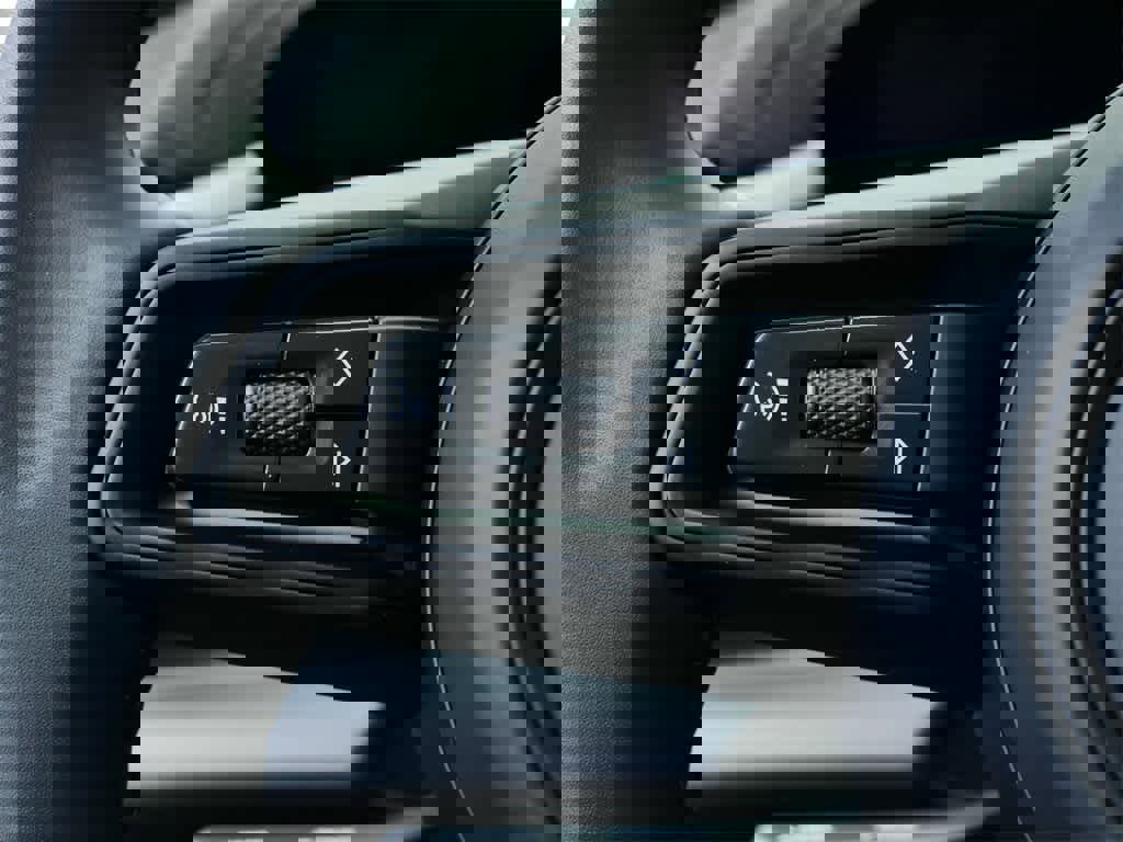 New 2025 Porsche Macan 4S Electric image 21