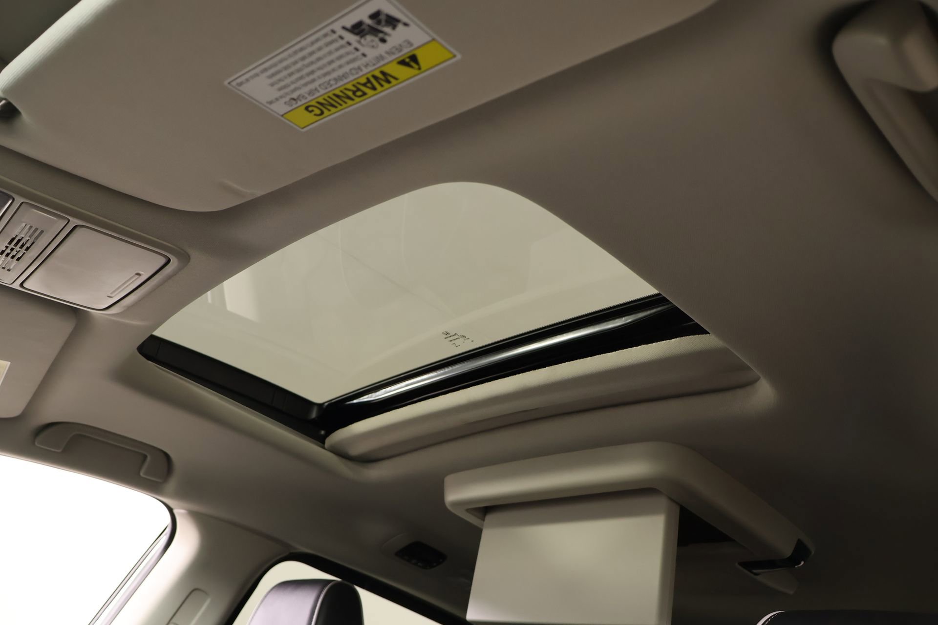 Used 2025 Honda Odyssey Elite image 17