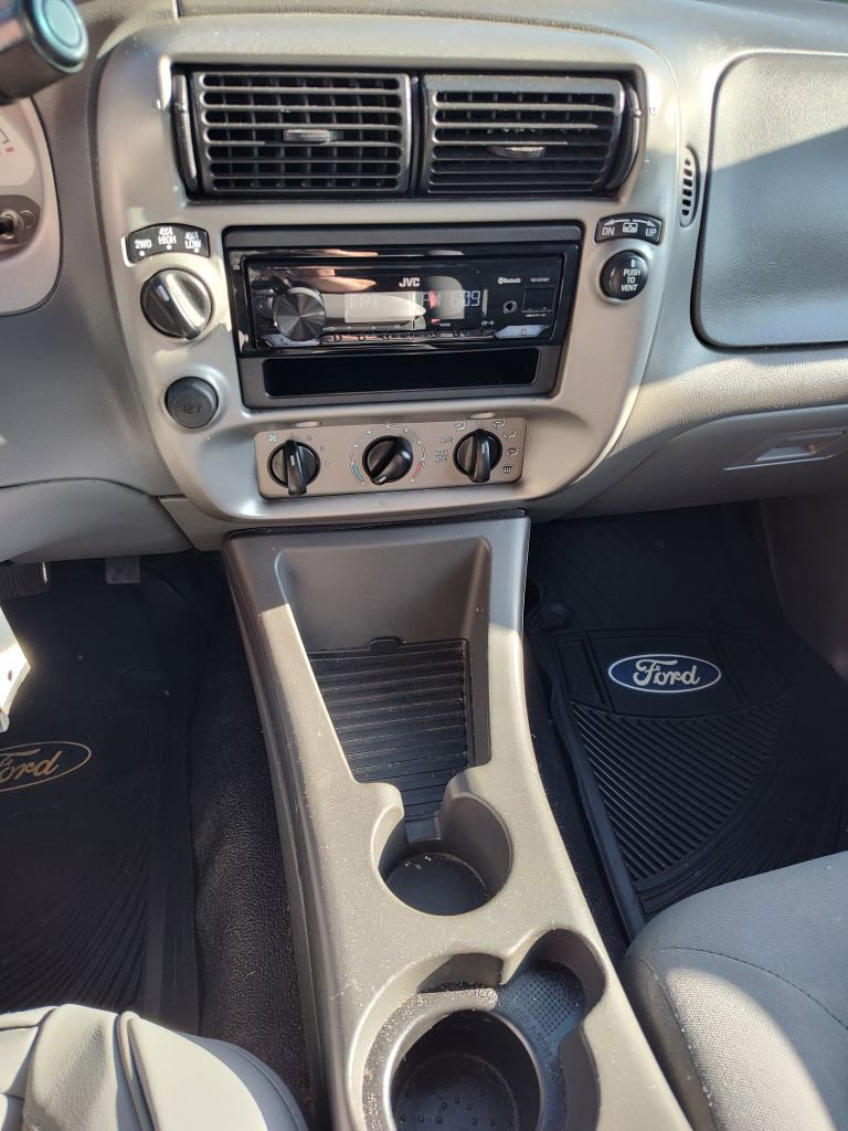 Used 2005 Ford Explorer Sport Trac 4x4 image 8