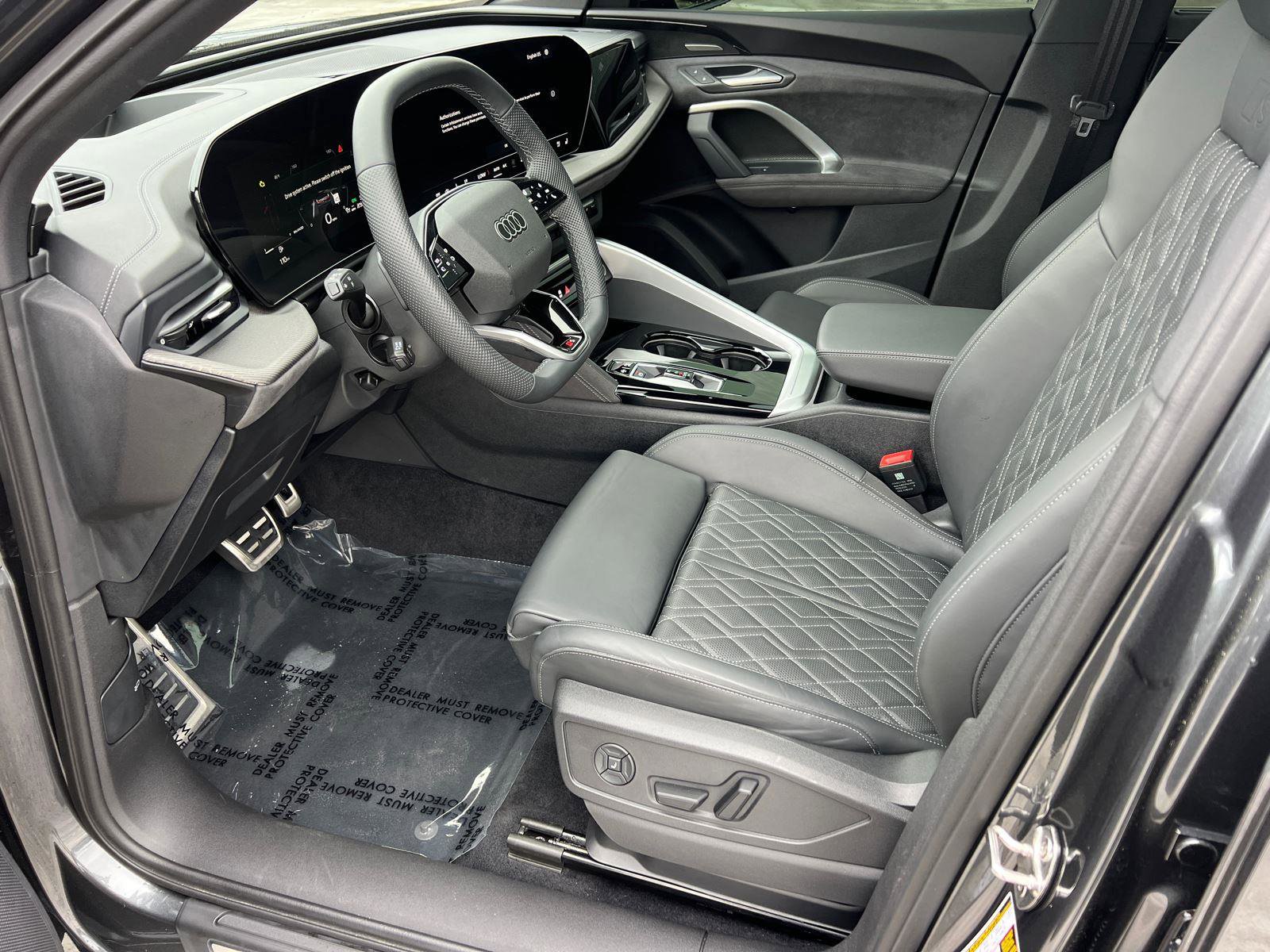 Used 2025 Audi SQ5 Premium Plus w/ Premium Plus Package image 9