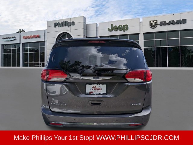 Certified 2019 Chrysler Pacifica Limited FWD image 4