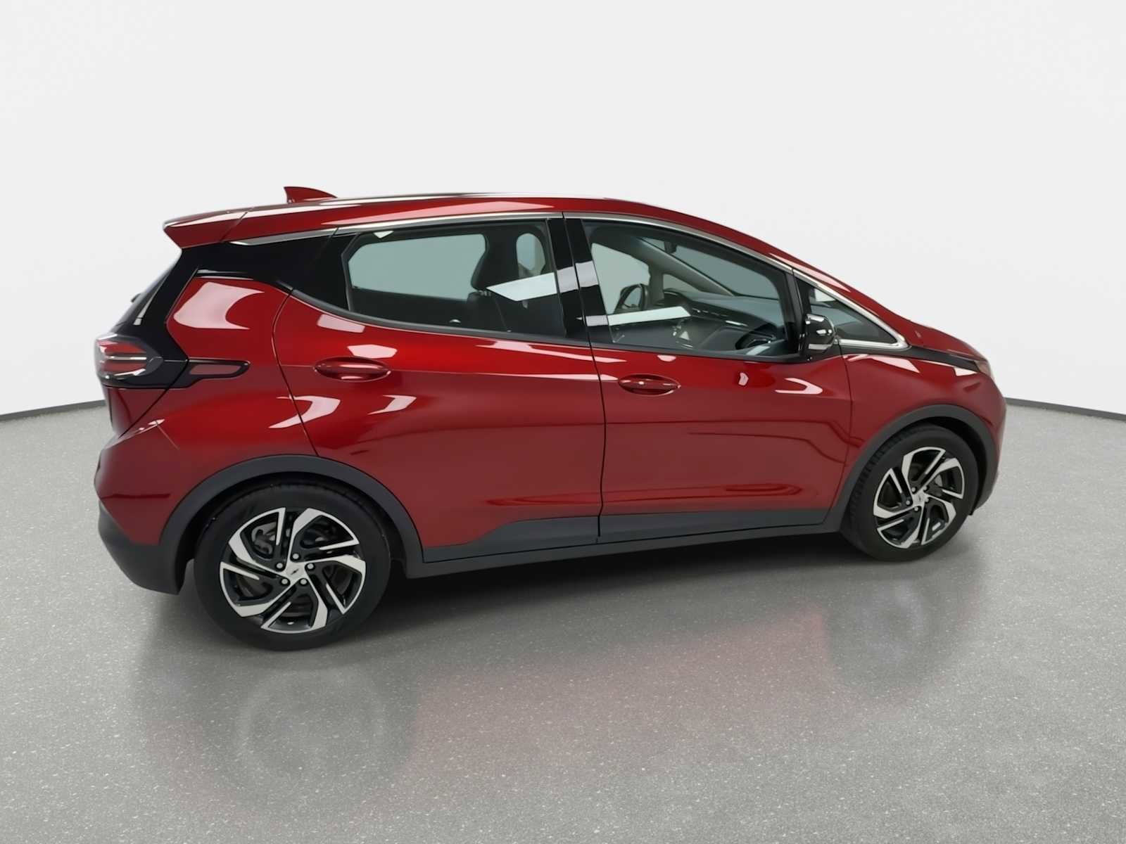 Used 2023 Chevrolet Bolt LT w/ Infotainment Package FWD image 9