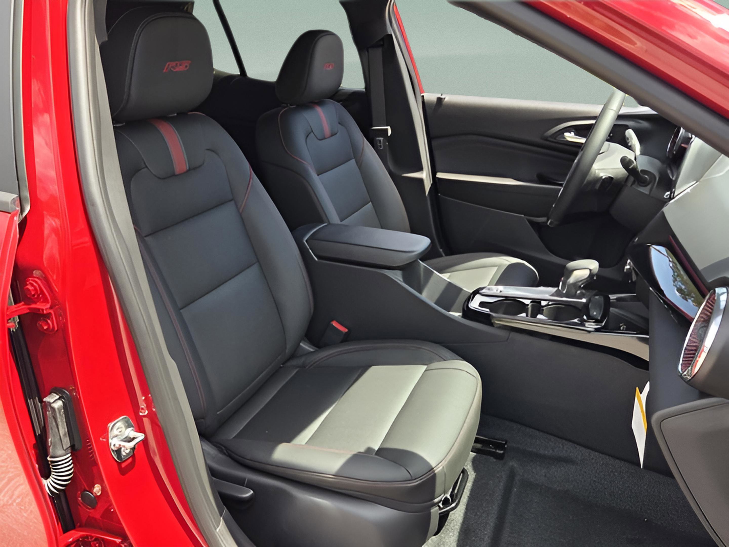 New 2026 Chevrolet Trax RS w/ Sunroof Package FWD image 22