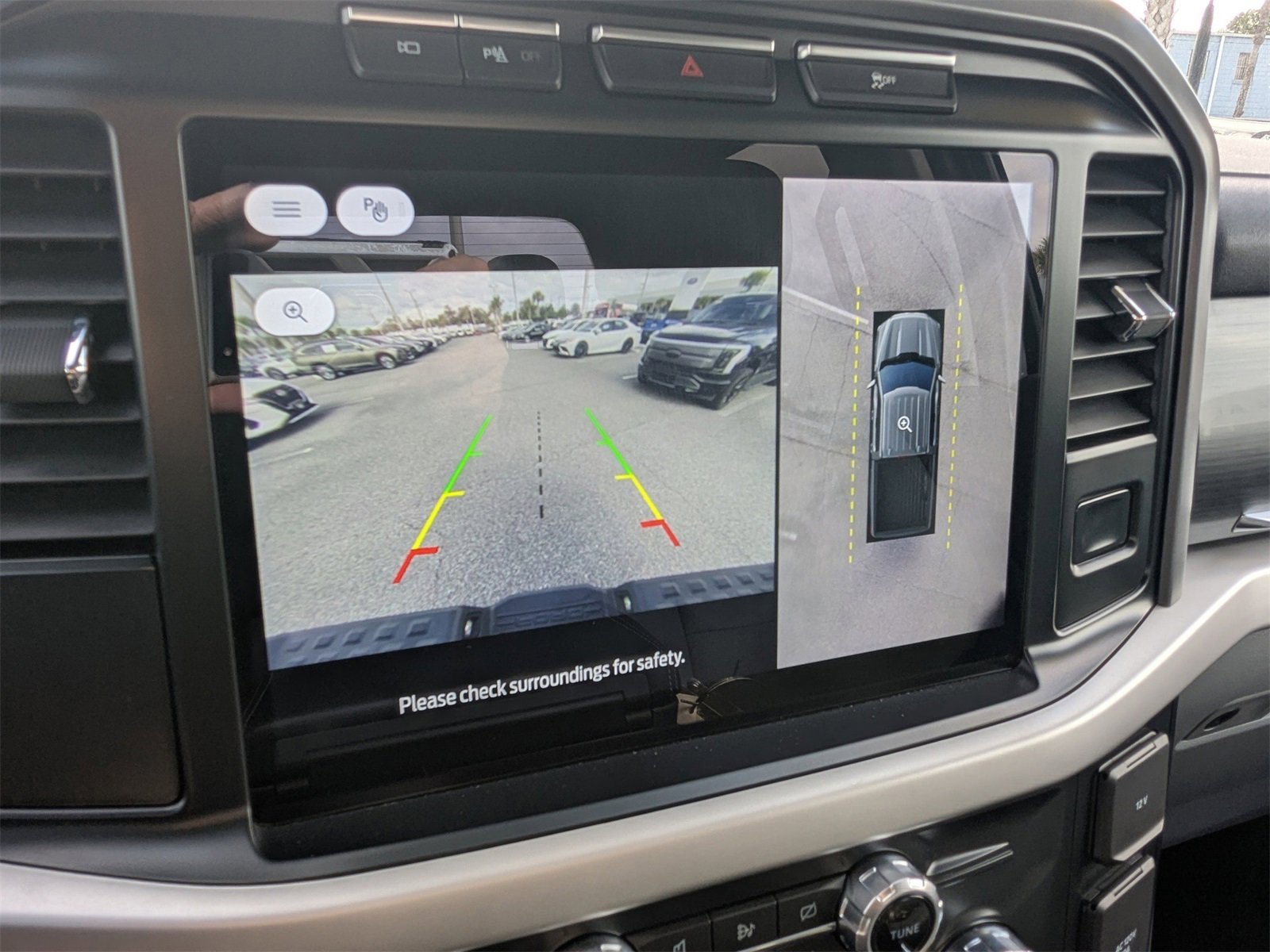 Used 2022 Ford F150 Lightning XLT image 23