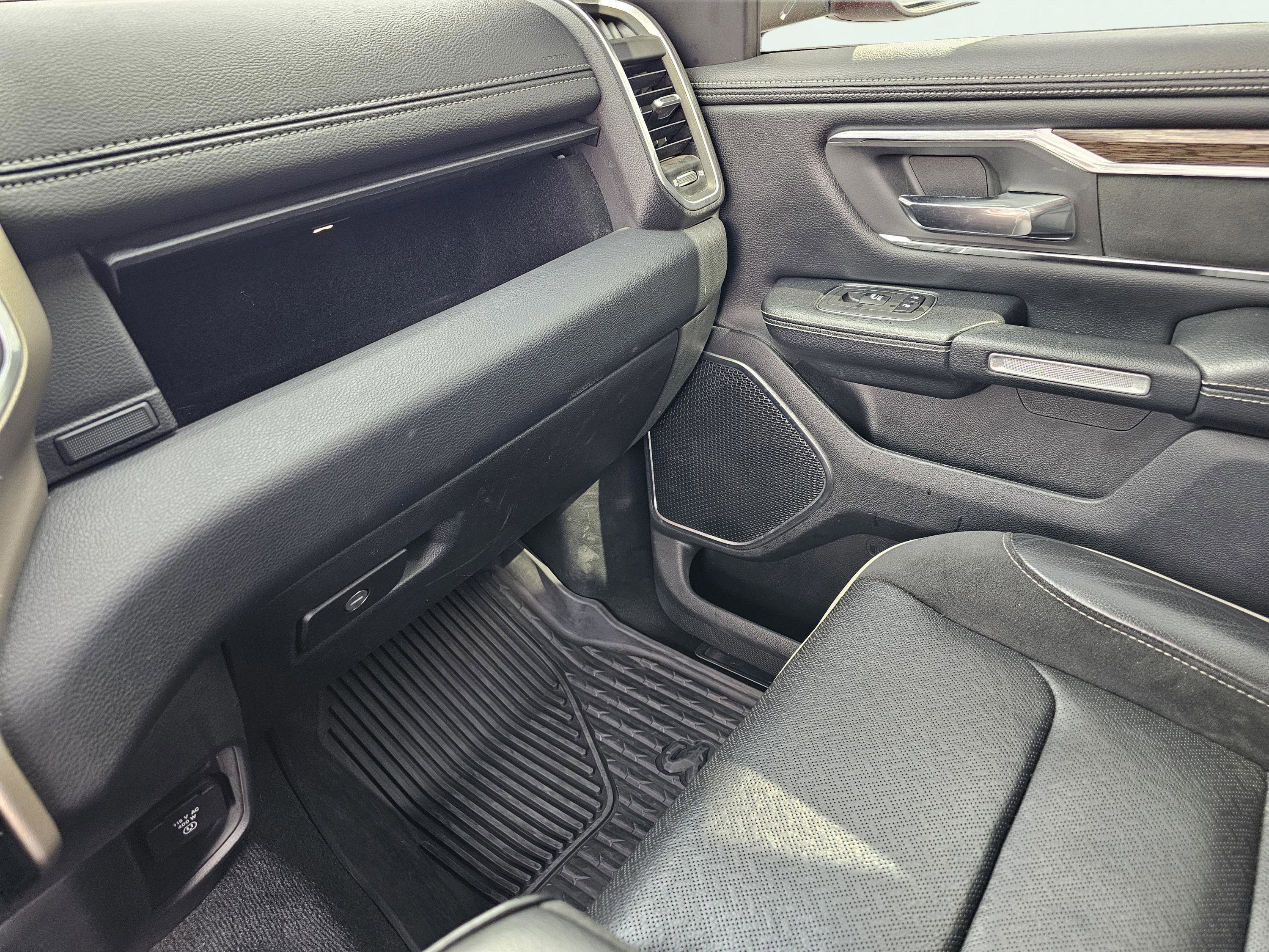Used 2019 RAM 1500 Laramie AWD/4WD image 28
