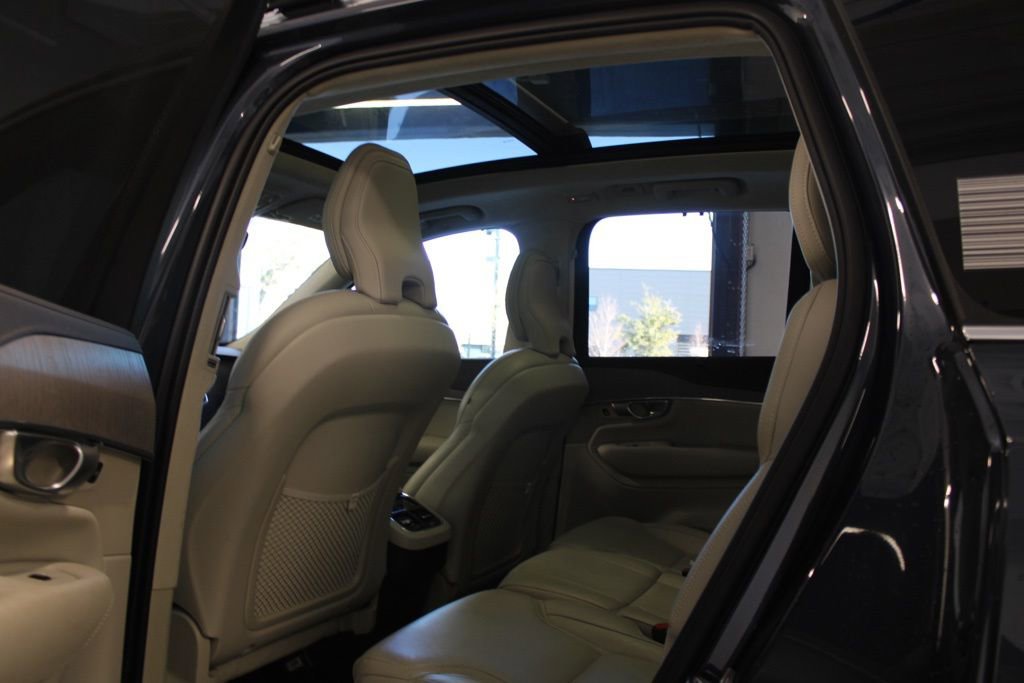 Used 2024 Volvo XC90 B6 Ultimate w/ Lounge Package image 46