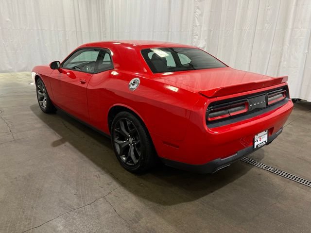 Used 2016 Dodge Challenger SXT RWD image 6