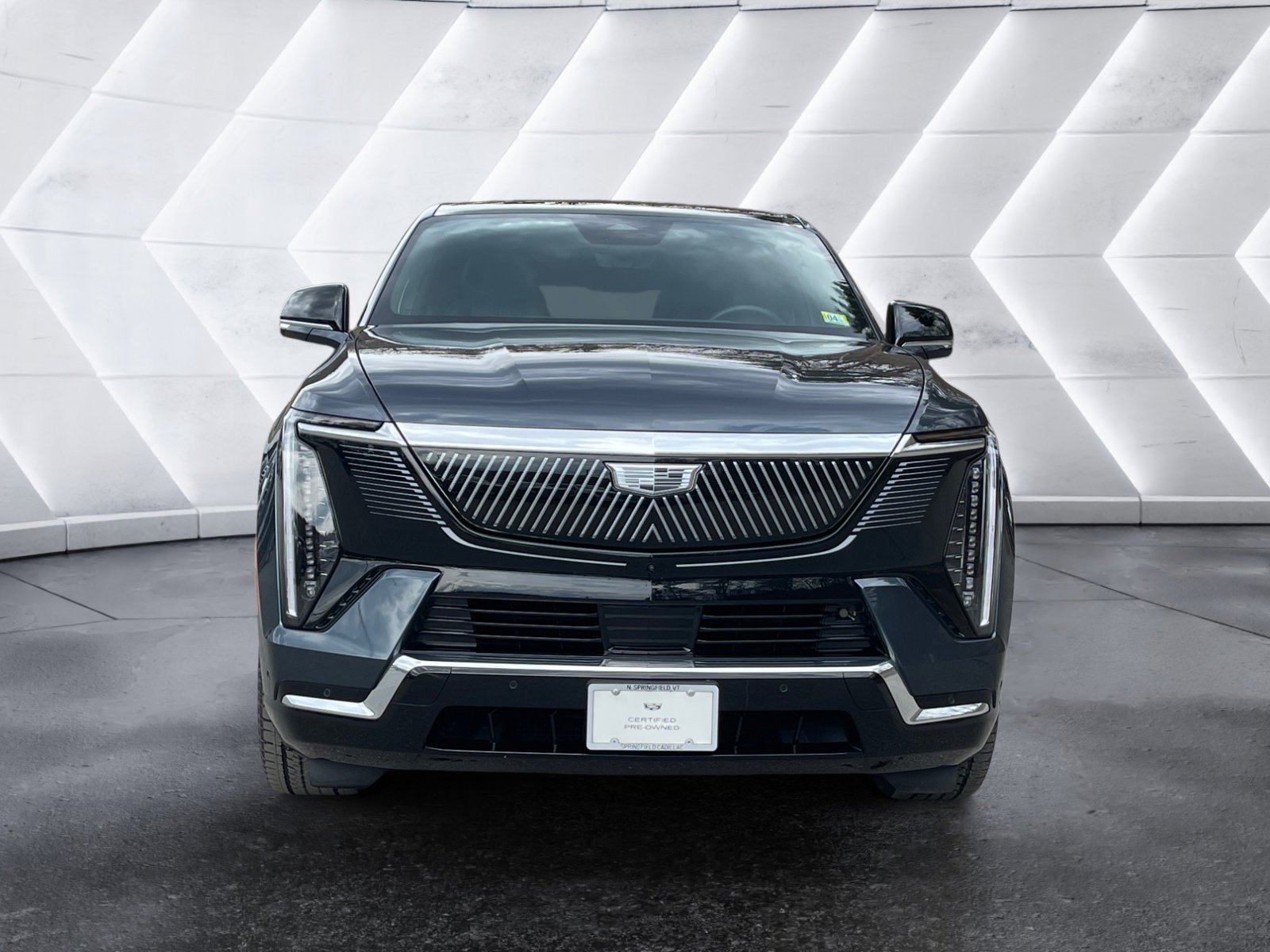 Certified 2025 Cadillac Escalade IQ Luxury 2 w/ LPO, Premium Carpet Package image 9