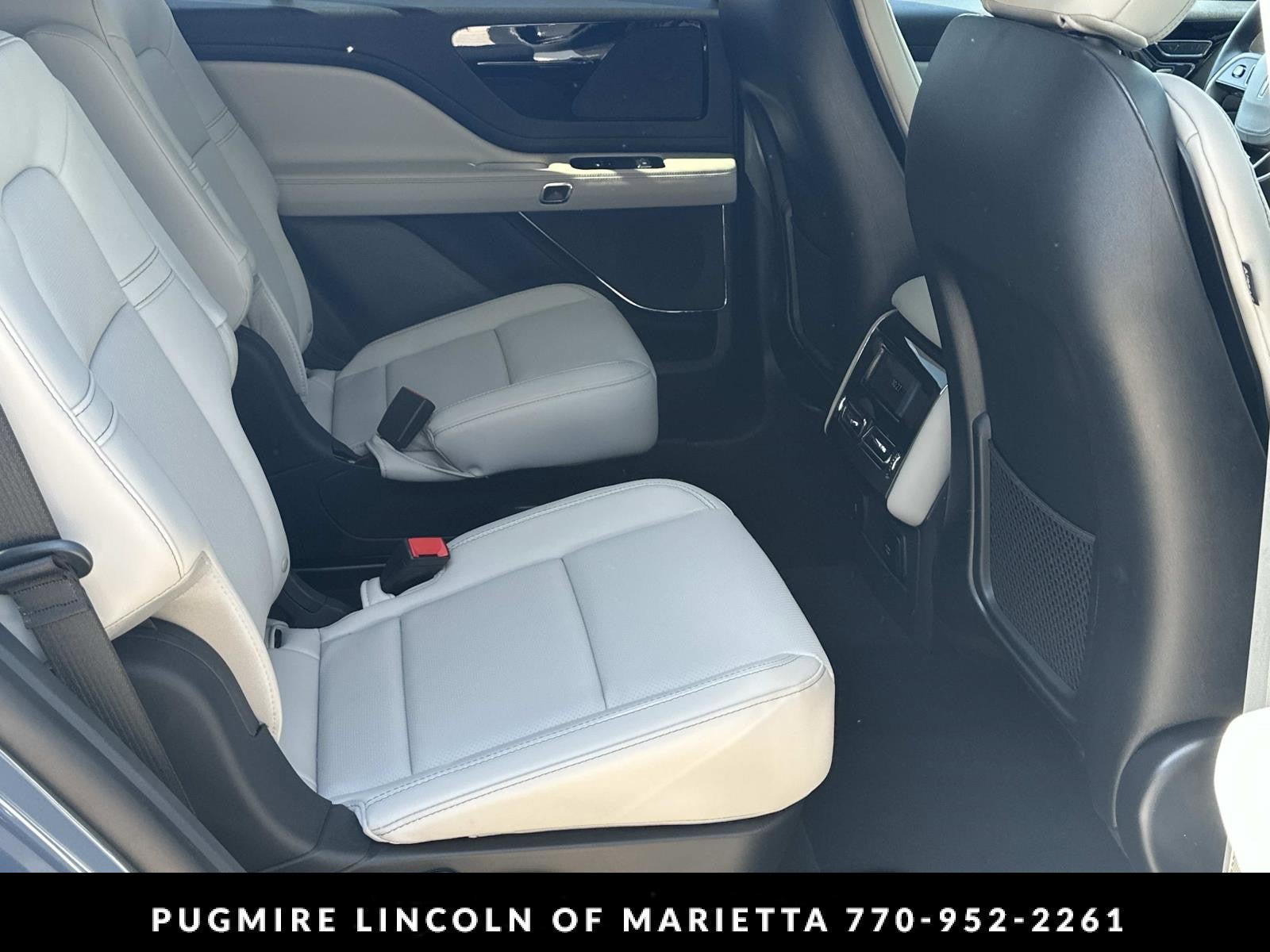 New 2026 Lincoln Aviator AWD image 15