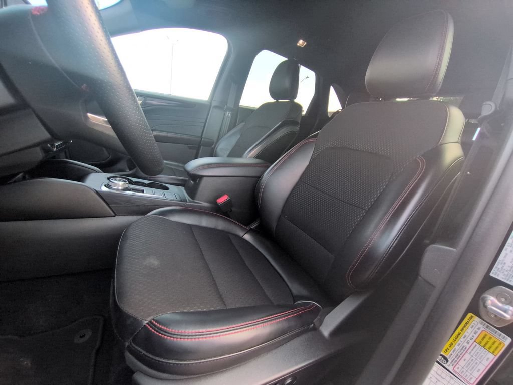 Used 2025 Ford Escape ST-Line AWD/4WD image 24
