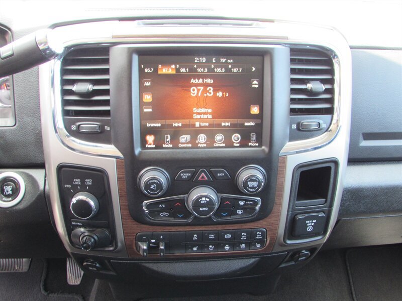 Used 2016 RAM 3500 Laramie w/ Convenience Group AWD/4WD image 13