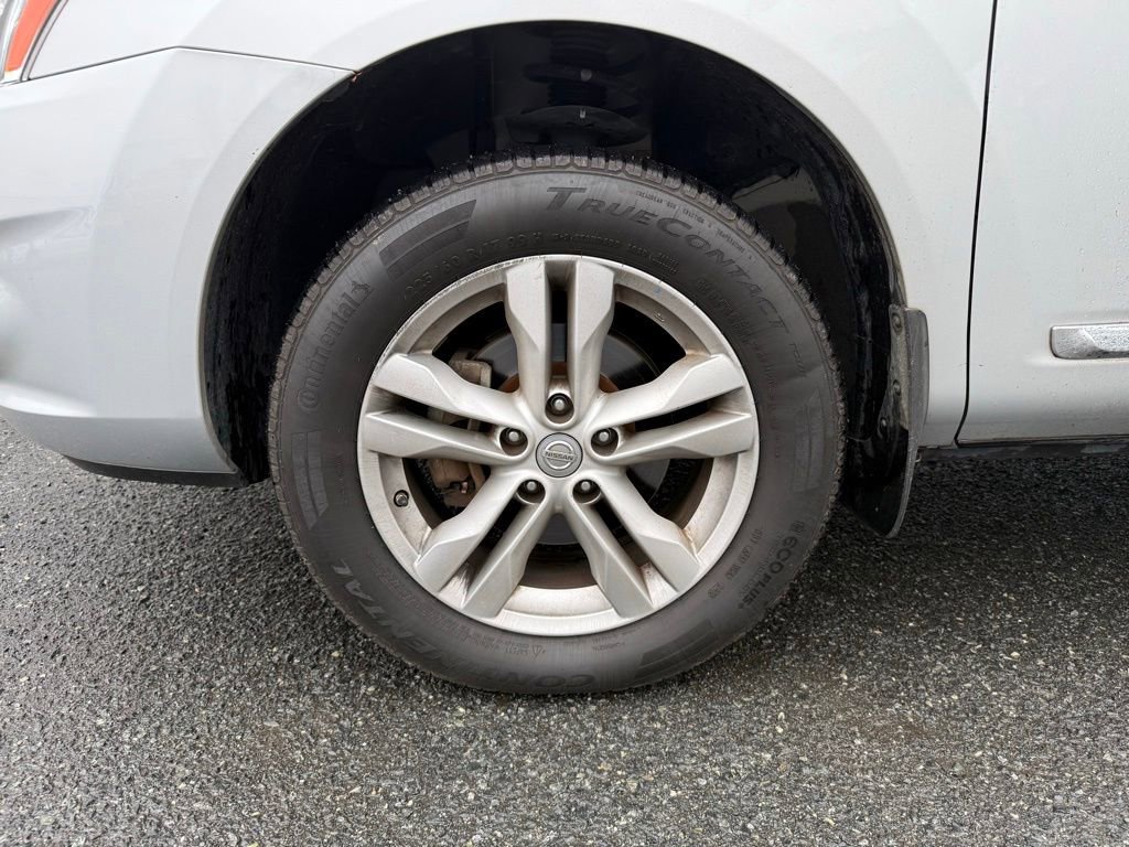 Used 2013 Nissan Rogue SV image 16