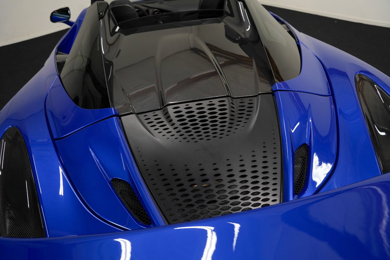 Used 2022 McLaren 765LT RWD image 29