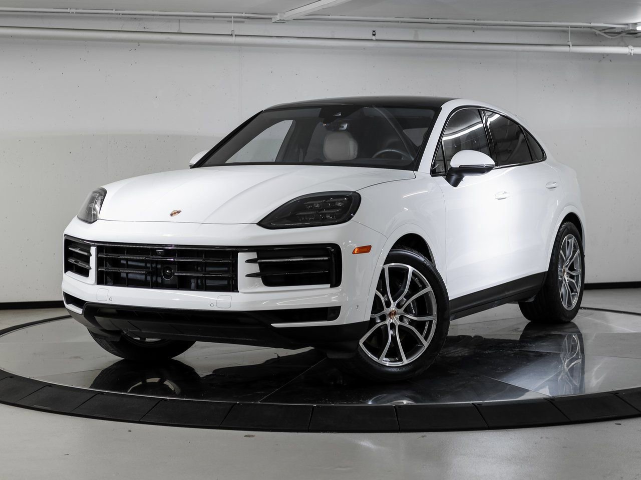 Certified 2025 Porsche Cayenne Coupe image 1
