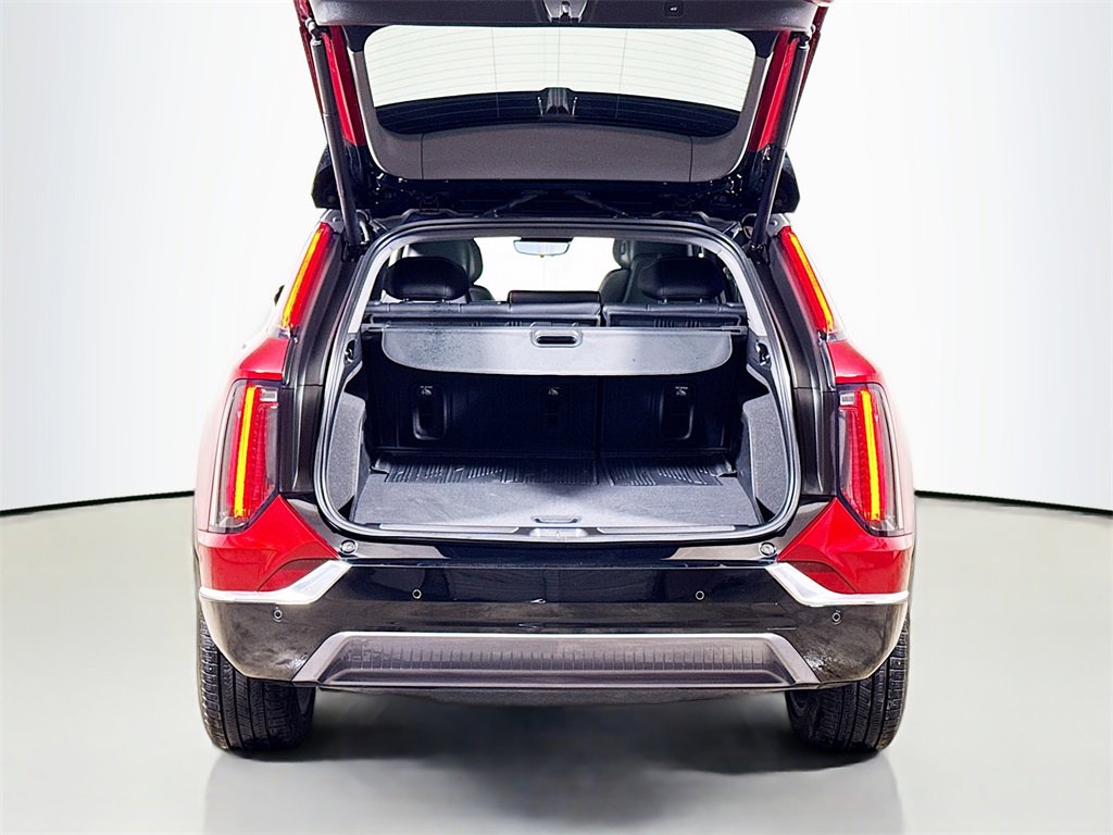 Certified 2025 Cadillac Optiq Luxury 2 image 26