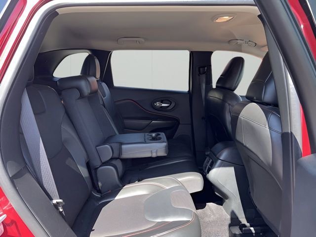 Used 2015 Jeep Cherokee Trailhawk w/ Cold Weather Group image 16