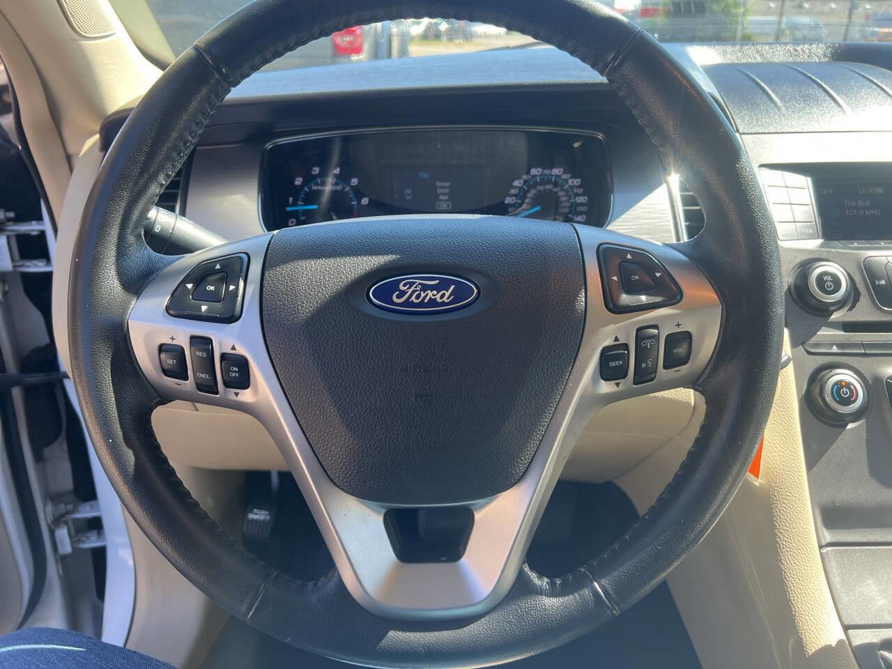 Used 2017 Ford Taurus SEL image 25