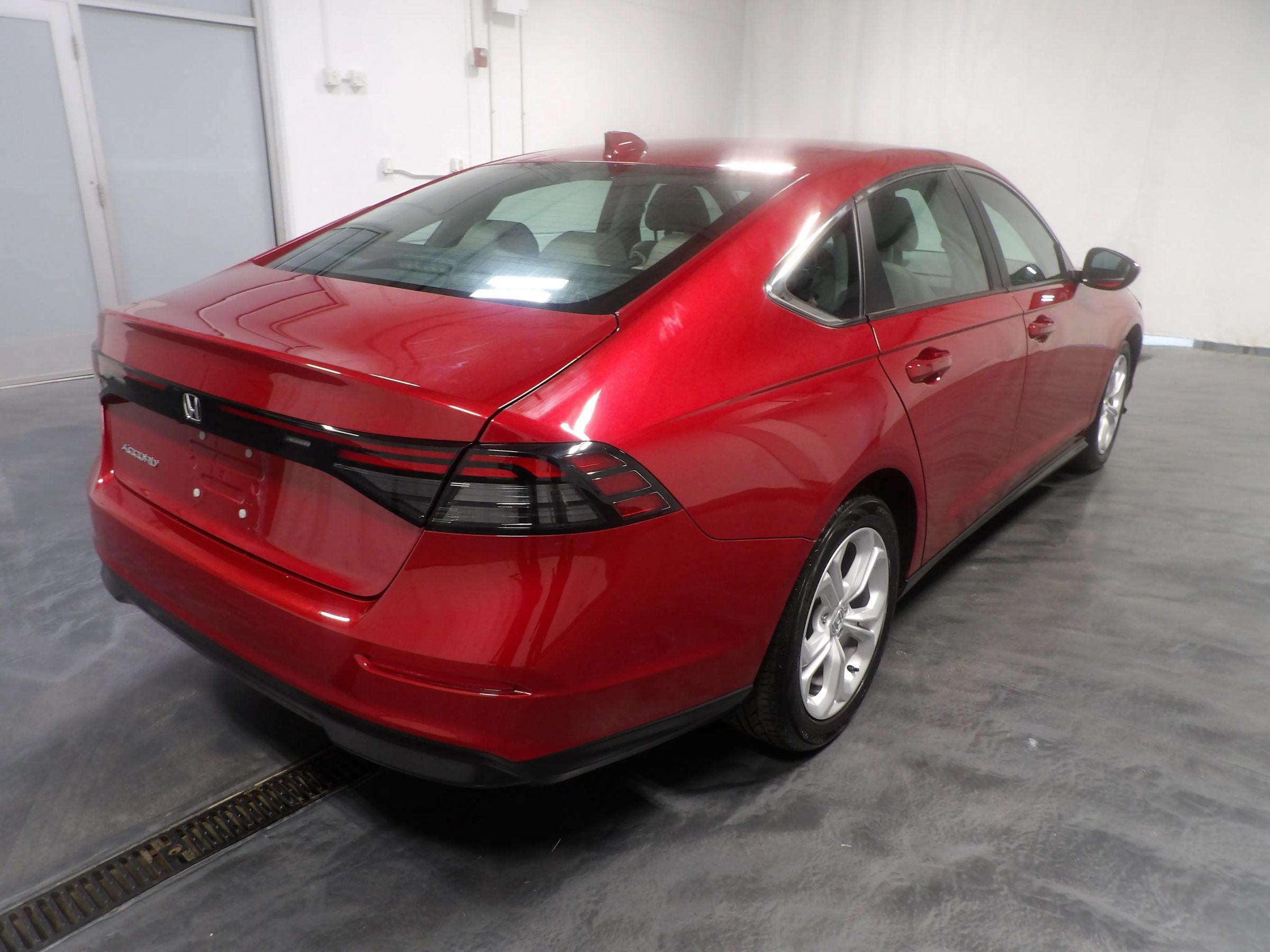 Used 2025 Honda Accord LX image 5