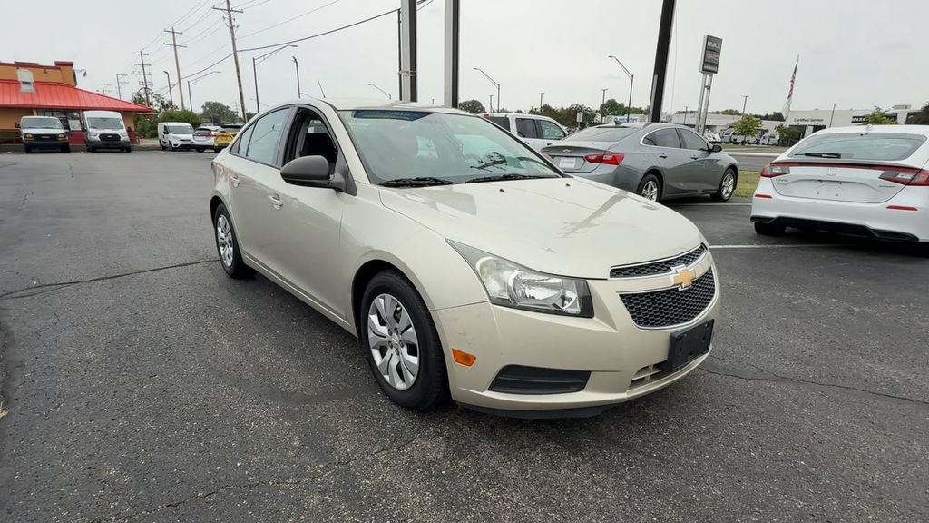 Used 2013 Chevrolet Cruze LS FWD image 2