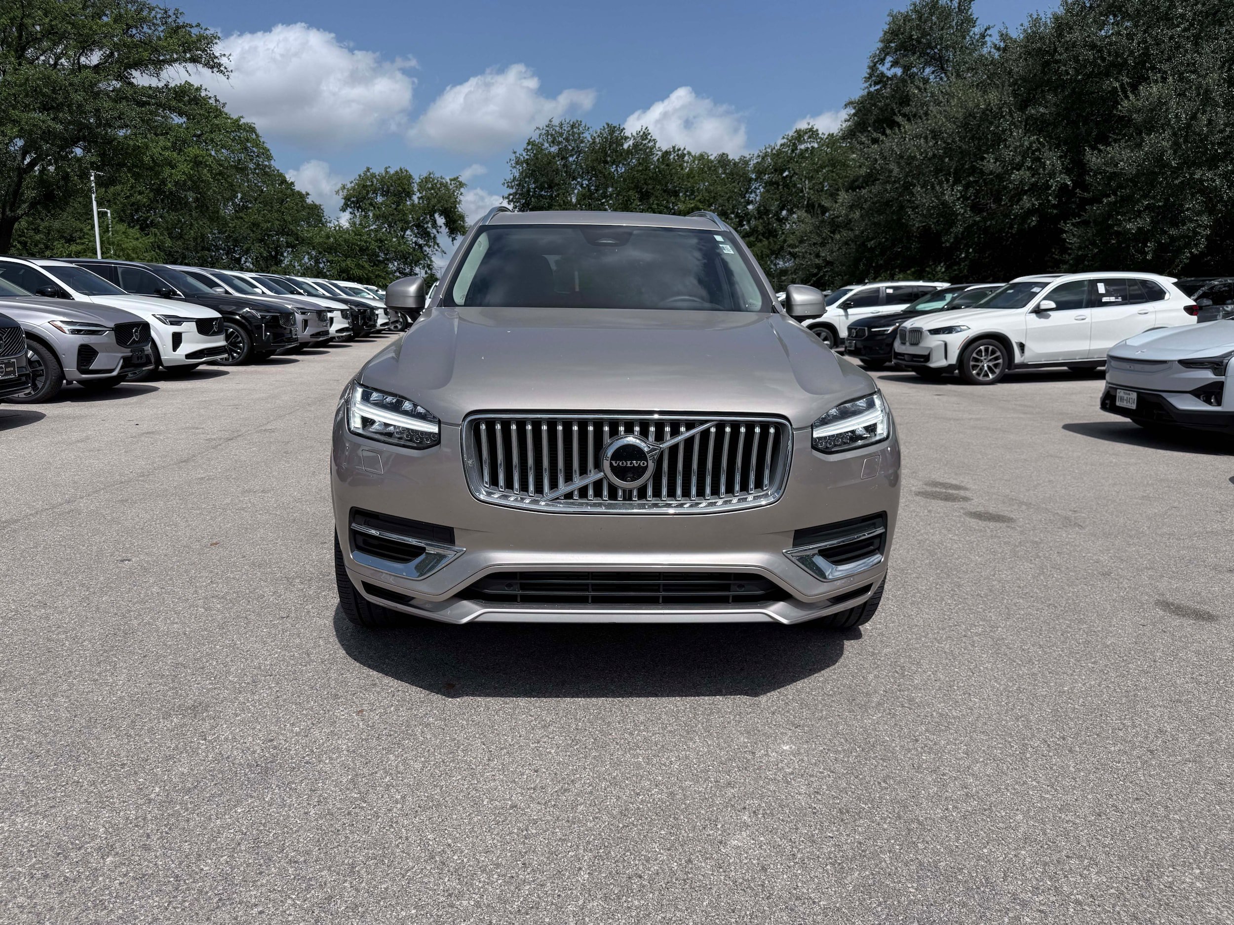 Certified 2024 Volvo XC90 T8 Plus w/ Protection Package Premier AWD/4WD image 9