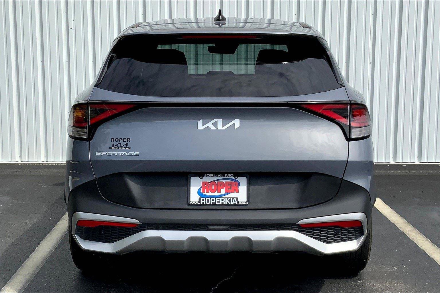 Used 2024 Kia Sportage EX image 4