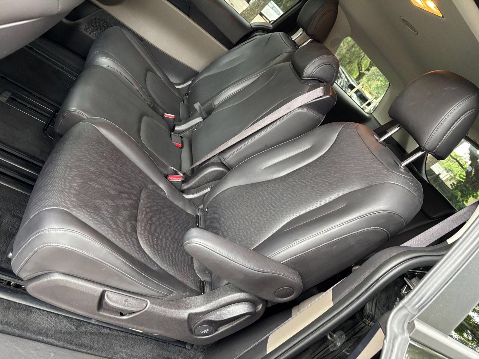 Used 2026 Kia Carnival FWD image 39