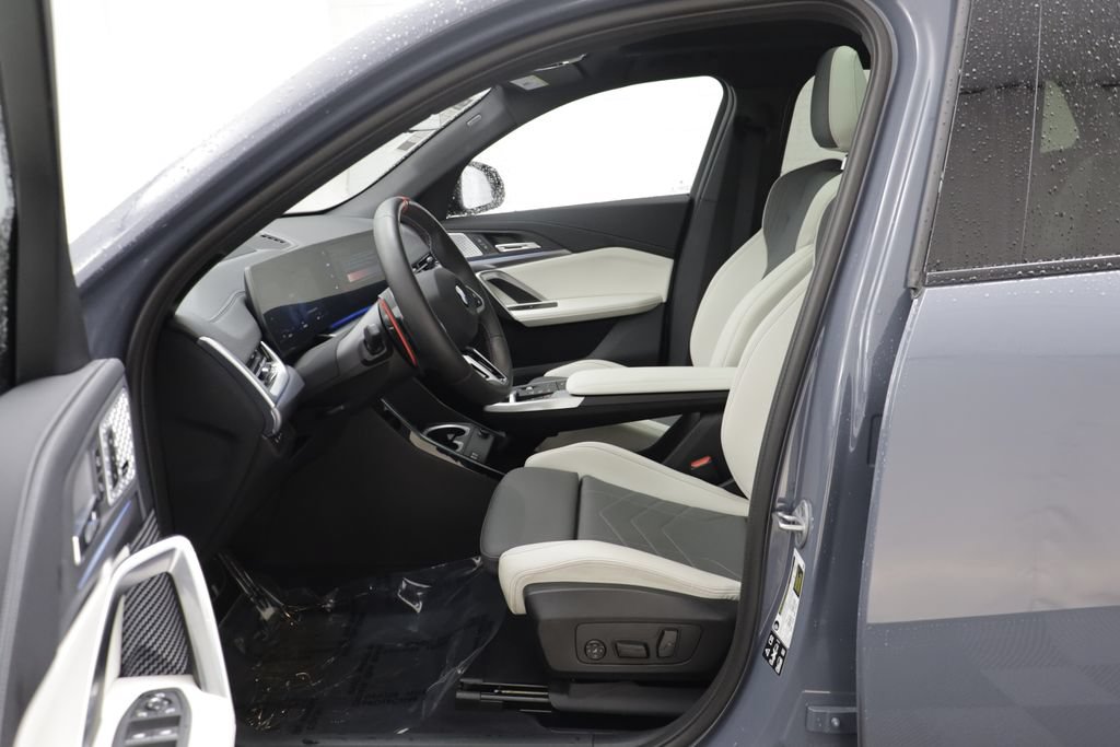 Certified 2025 BMW X2 M35i AWD/4WD image 5
