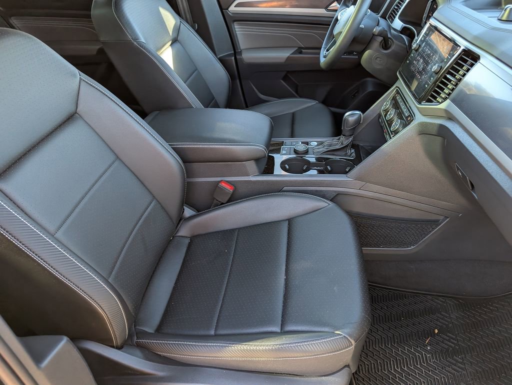 Used 2022 Volkswagen Atlas Cross Sport SEL image 12