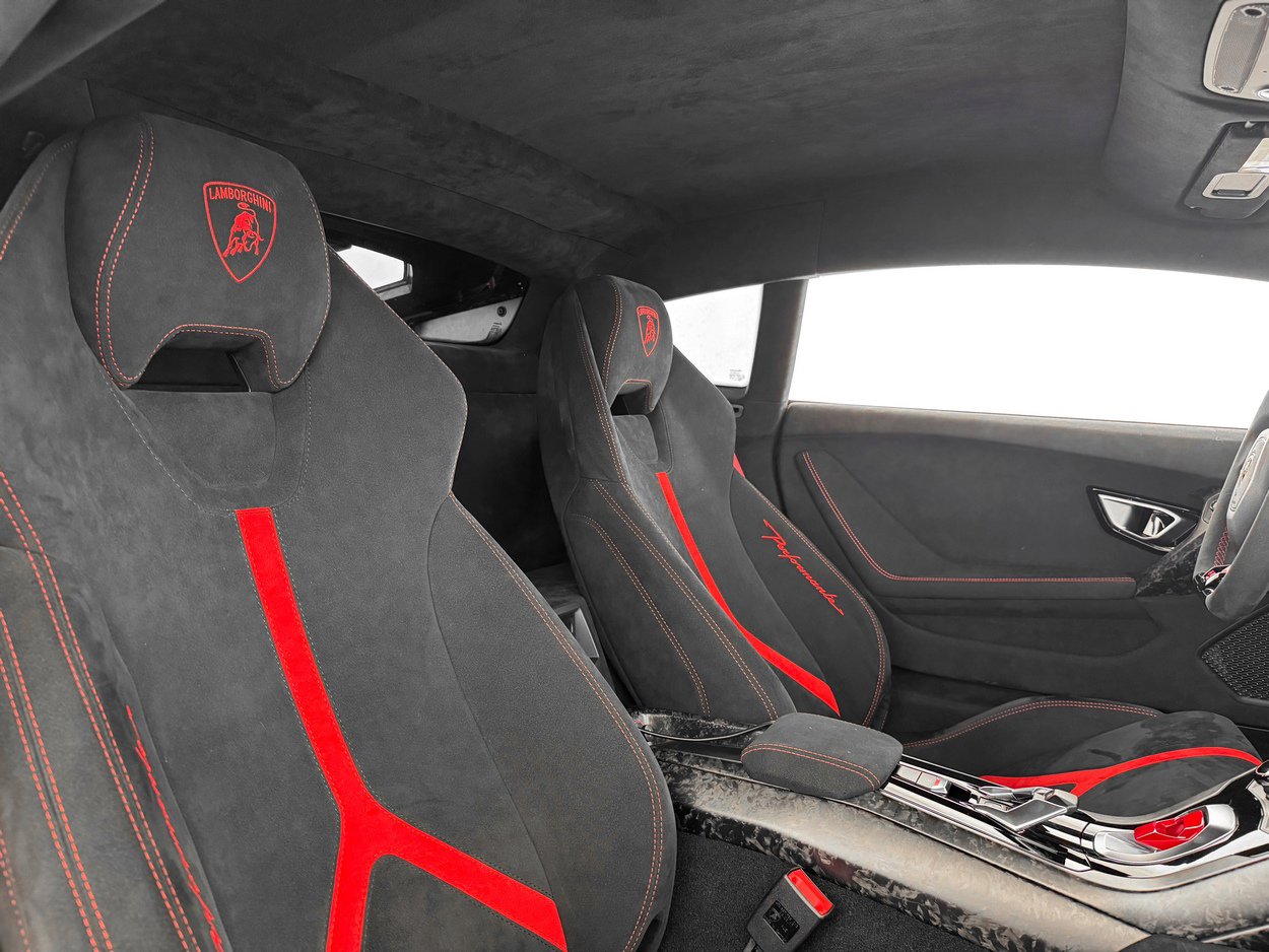 Used 2018 Lamborghini Huracan Performante image 25