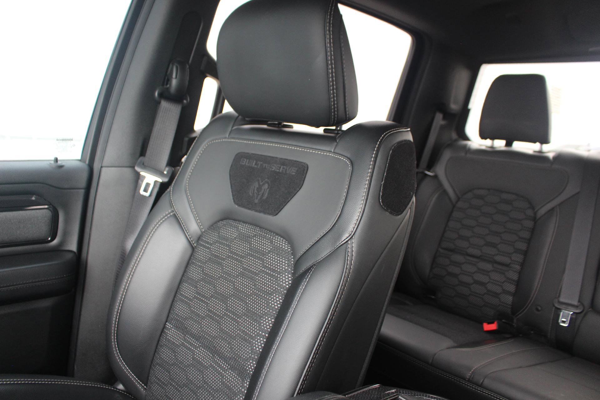 Used 2021 RAM 1500 4x4 Crew Cab image 18