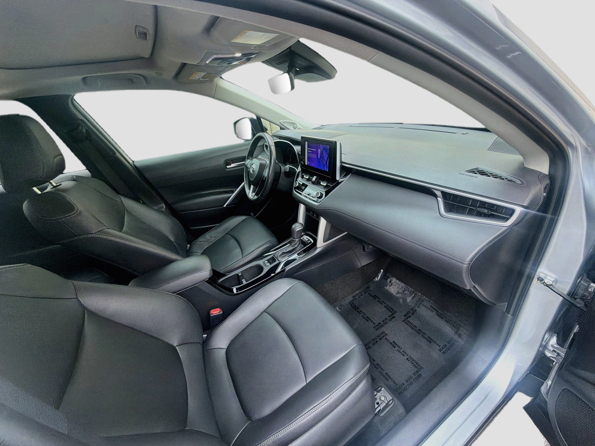 Used 2023 Toyota Corolla Cross XLE w/ Convenience Package FWD image 31