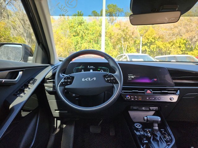 Used 2023 Kia Niro EX image 9